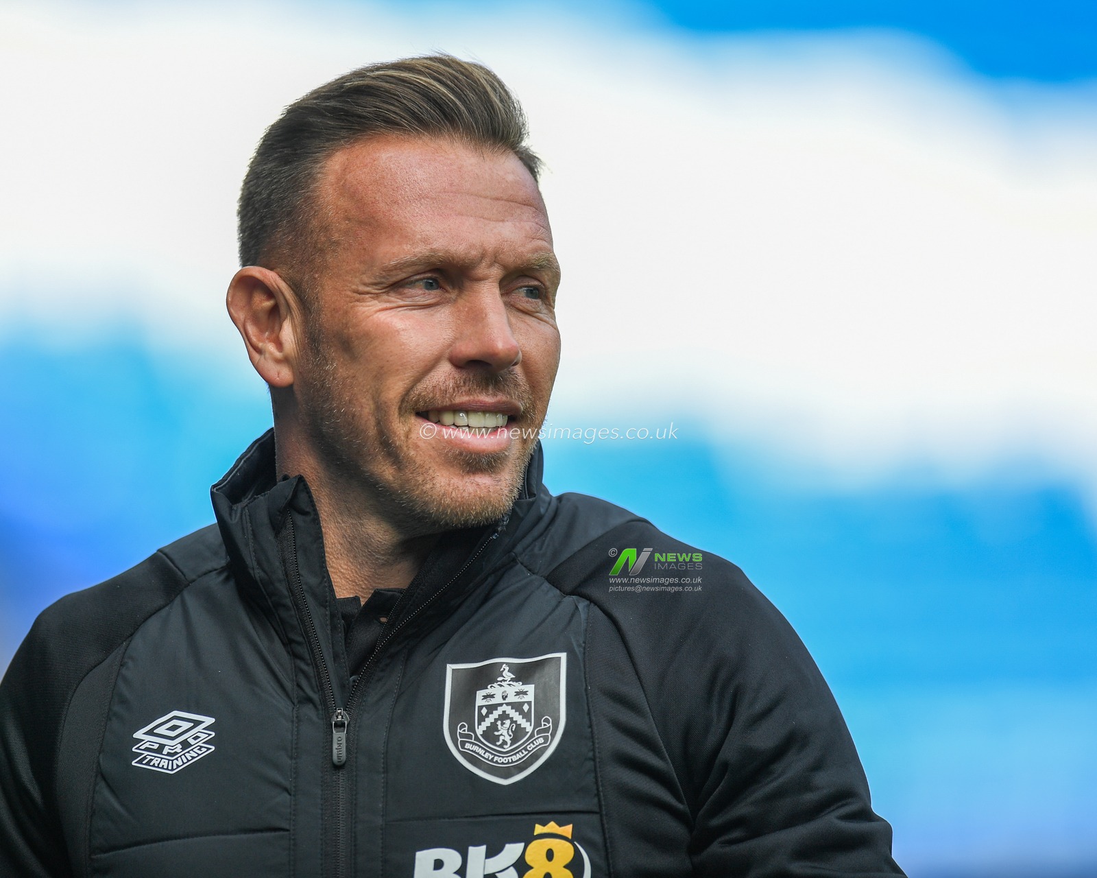 Craig Bellamy Assistant Manager of Burnley during the Sky Bet Championship match Cardiff City vs Burnley at Cardiff City Stadium, Cardiff, United Kingdom, 1st October 2022

(Photo by Mike Jones/News Images)