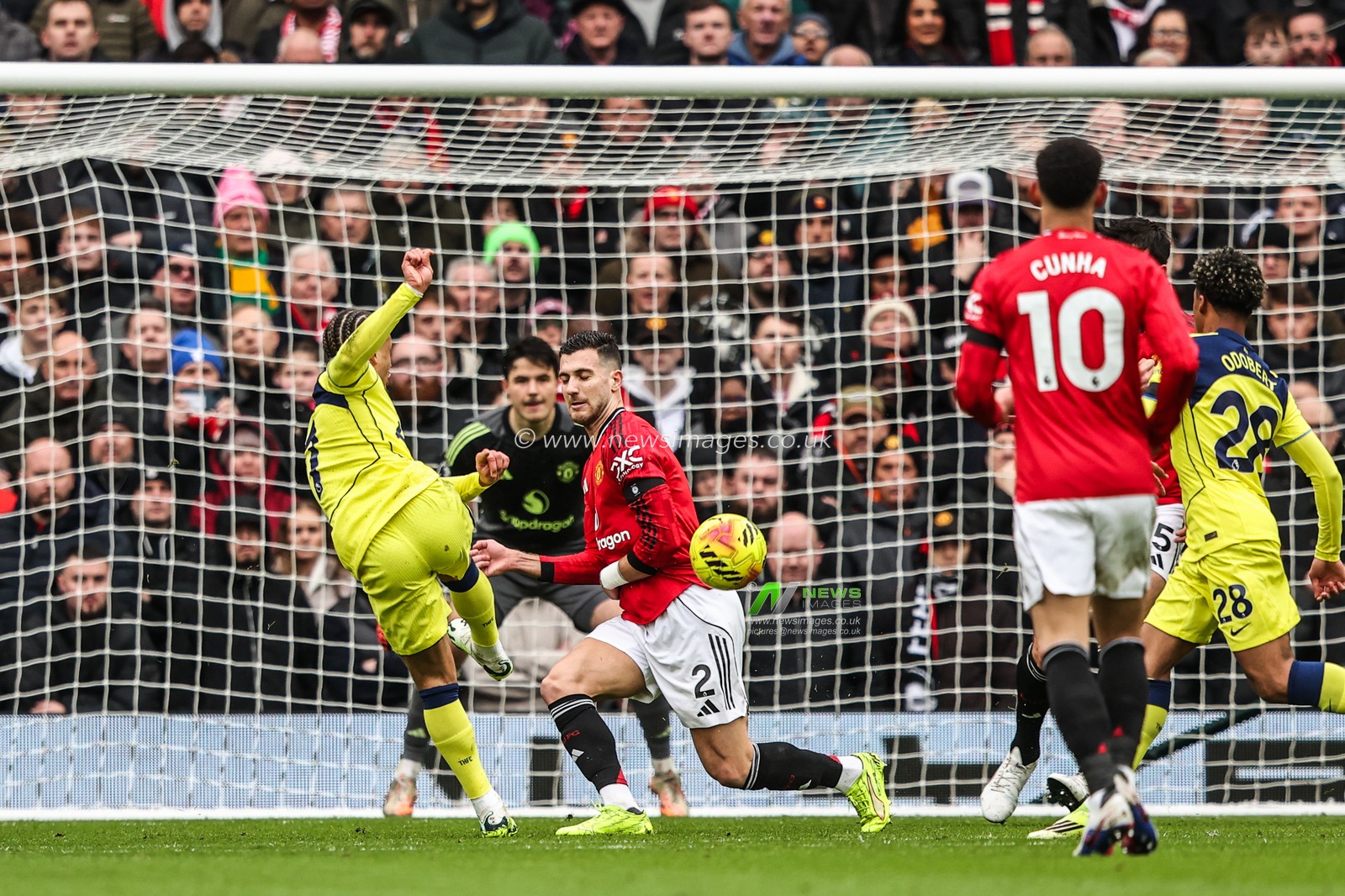 Diogo Dalot of Manchester United blocks a shot during the Premier League match Manchester United vs Tottenham Hotspur at Old Trafford, Manchester, United Kingdom on 07 February 2026

(Photo by Alfie Cosgrove/News Images)