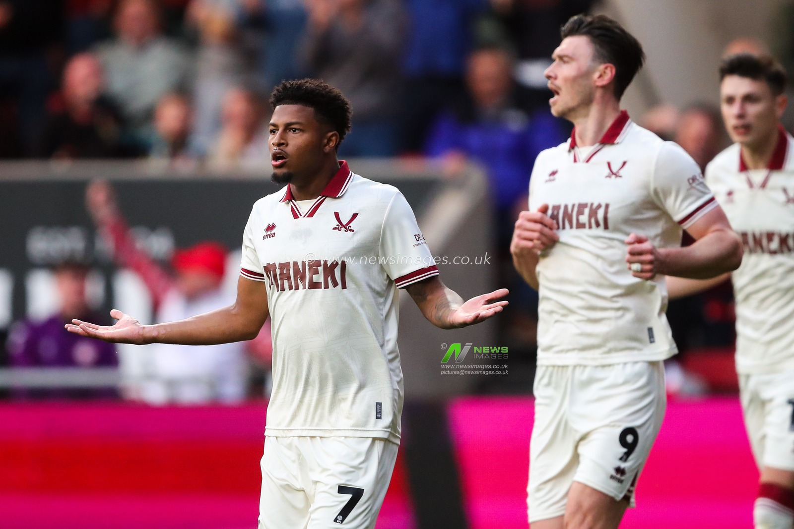 Rhian Brewster of Sheffield United reacts to his teamâ€™s goal being disallowed during the Sky Bet Championship Playoff Semi-final match Bristol City vs Sheffield United at Ashton Gate, Bristol, United Kingdom, 8th May 2025

(Photo by Gareth Evans/News Images)