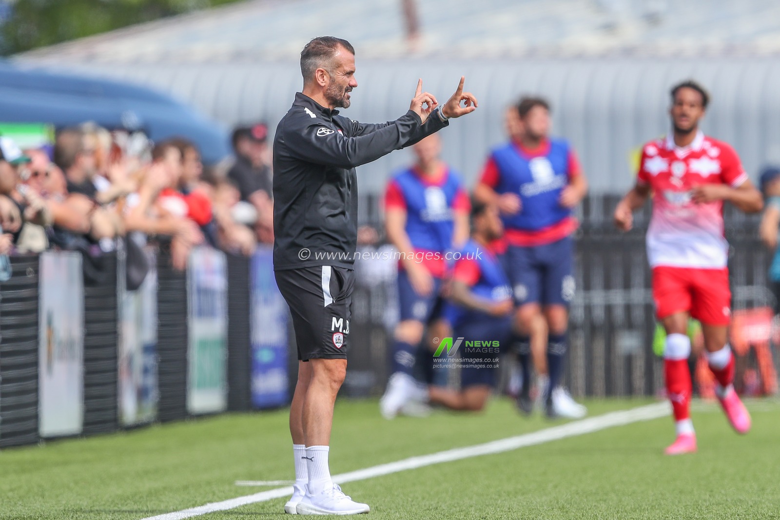 during the Pre-season friendly match Worksop Town vs Barnsley at Sandy Lane, Worksop, United Kingdom, 1st July 2023

(Photo by Gareth Evans/News Images)