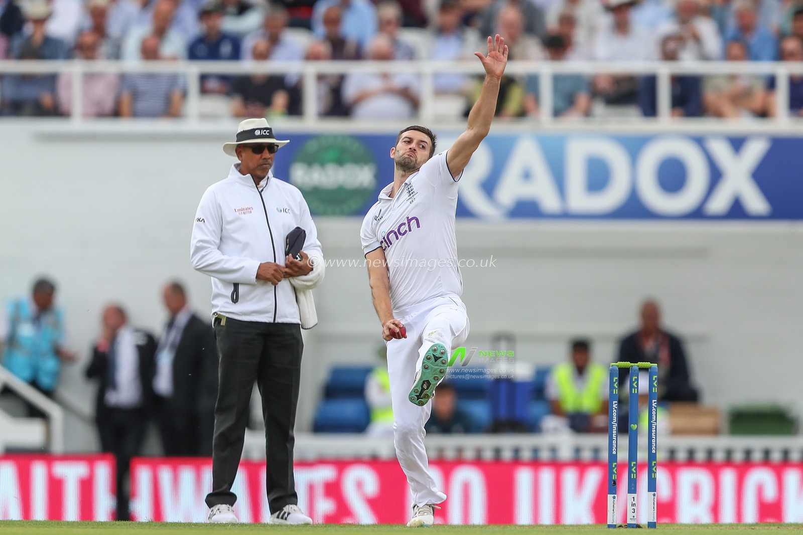 Mark Wood of England delivers the ball during the LV= Insurance Ashes Fifth Test Series Day Two England v Australia at The Kia Oval, London, United Kingdom, 28th July 2023

(Photo by Gareth Evans/News Images)