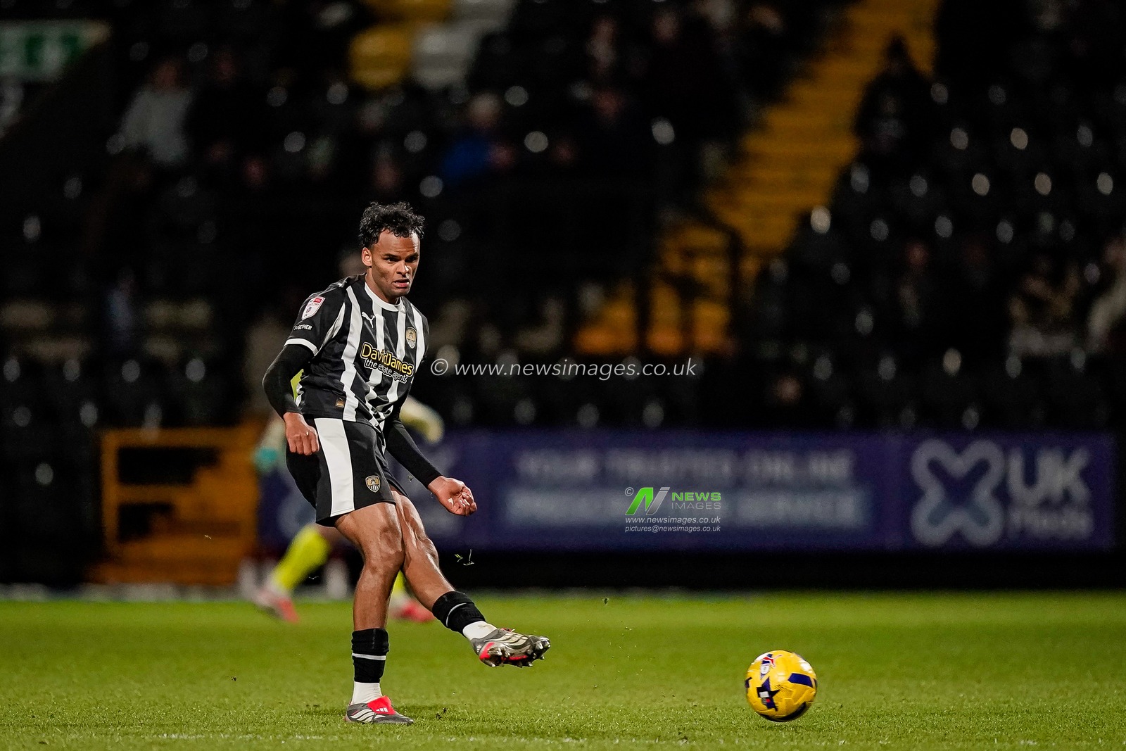 Jacob Bedeau of Notts County passes the ball during the Sky Bet League Two match Notts County vs Swindon Town at Meadow Lane, Nottingham, United Kingdom on 27 January 2026

(Photo by Maynard Manyowa/News Images)