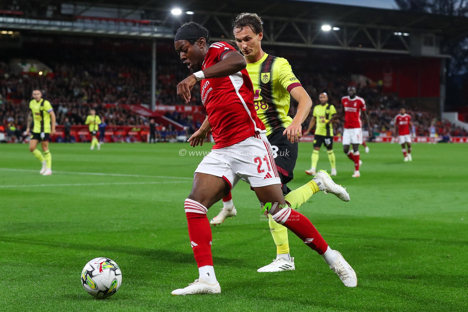 Anthony Elanga #21 of Nottingham Forest makes a break with the ball during the Carabao Cup match Nottingham Forest vs Burnley at City Ground, Nottingham, United Kingdom, 30th August 2023

(Photo by Gareth Evans/News Images)