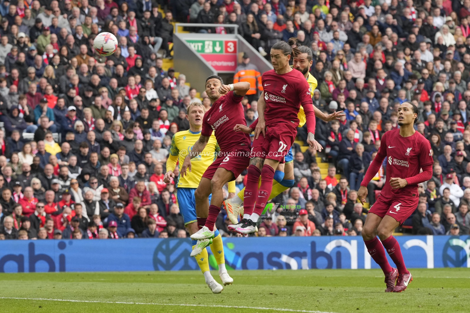 Felipe #38 of Nottingham Forest beats Darwin NÃºÃ±ez #27 of Liverpool to head goal wards during the Premier League match Liverpool vs Nottingham Forest at Anfield, Liverpool, United Kingdom, 22nd April 2023

(Photo by Steve Flynn/News Images)