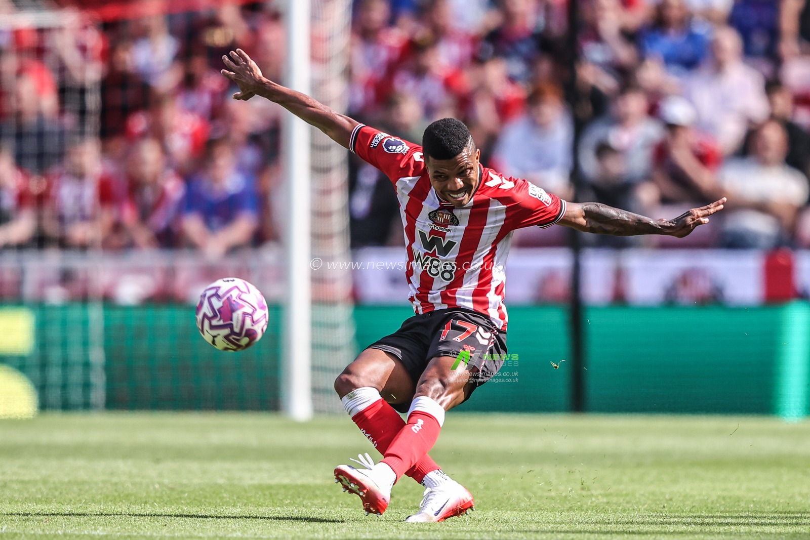 Reinildo Mandava of Sunderland in action during the Premier League match Sunderland vs West Ham United at Stadium Of Light, Sunderland, United Kingdom, 16th August 2025

(Photo by Alfie Cosgrove/News Images)