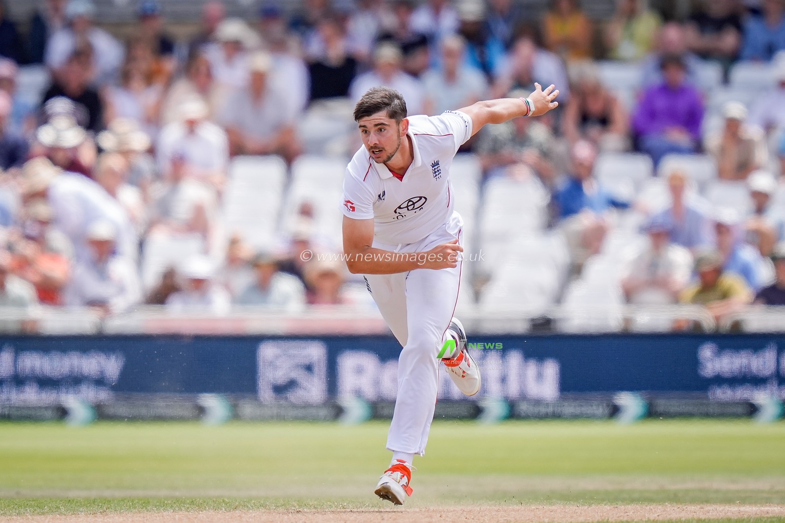 Josh Tongue of England delivers the ball during the 3rd Rothesay Test Match Day 4 match England vs New Zealand at Trent Bridge, Nottingham, United Kingdom on 28 June 2026

(Photo by Maynard Manyowa/News Images)