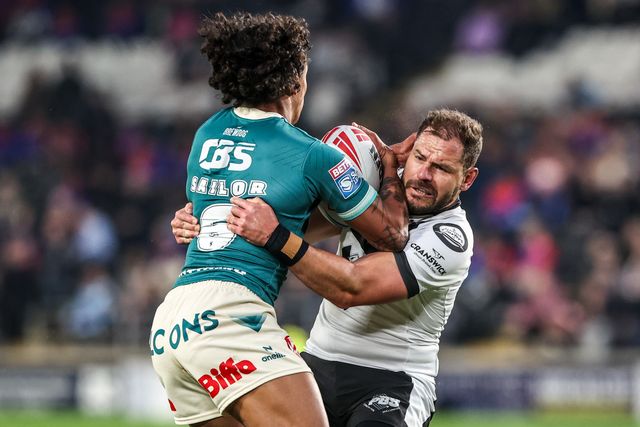 Tristan Sailor of St Helens is tackled by Aidan Sezer of Hull FC during the Betfred Super League round 8 match Hull FC vs St Helens at MKM Stadium, Hull, United Kingdom on 16 April 2026

(Photo by Alfie Cosgrove/News Images)