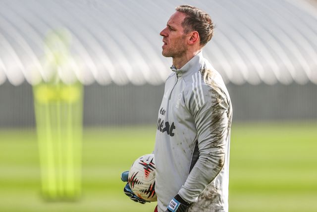 Nottingham Forest goalkeeper Matz Sels during the Nottingham Forest open training session ahead of their UEFA Europa League last 16 match against FC Midtjylland at The Nigel Doughty Academy, Nottingham, United Kingdom on 11 March 2026

(Photo by Alfie Cosgrove/News Images)