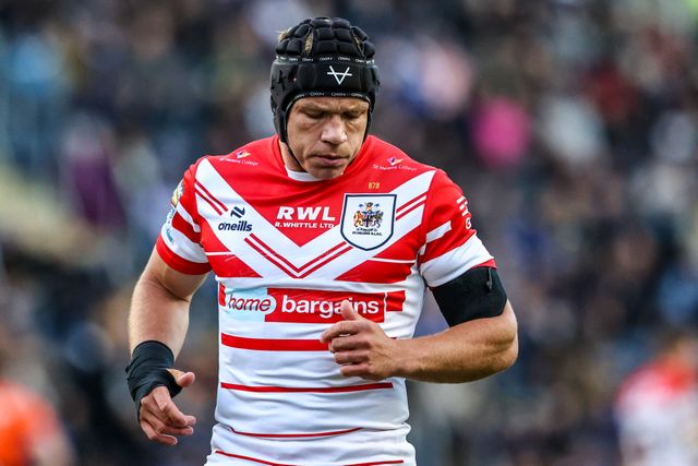 Jonny Lomax of St Helens during the Betfred Super League round 13 match Leeds Rhinos vs St Helens at AMT Headingley Stadium, Leeds, United Kingdom on 04 June 2026

(Photo by Alfie Cosgrove/News Images)