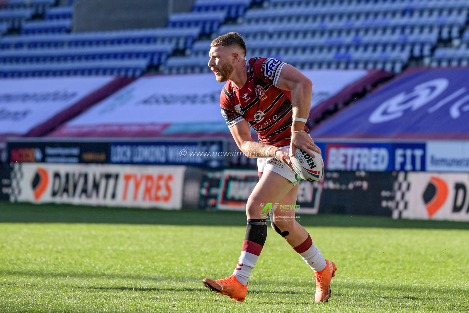 Jackson Hastings (31) of Wigan Warriors with the ball