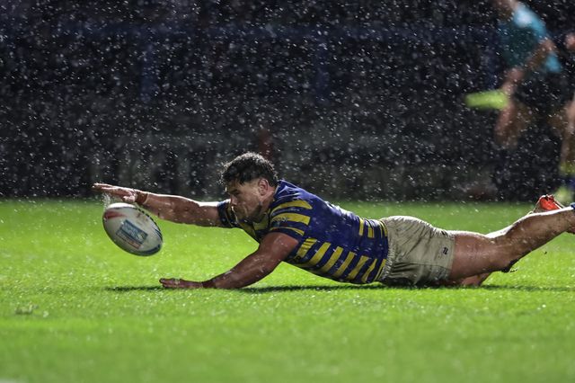 Joe Philbin of Warrington Wolves goes over for a try during the Pre Season match Warrington Wolves vs Leigh Leopards at Halliwell Jones Stadium, Warrington, United Kingdom, 30th January 2026

(Photo by Mark Cosgrove/News Images)