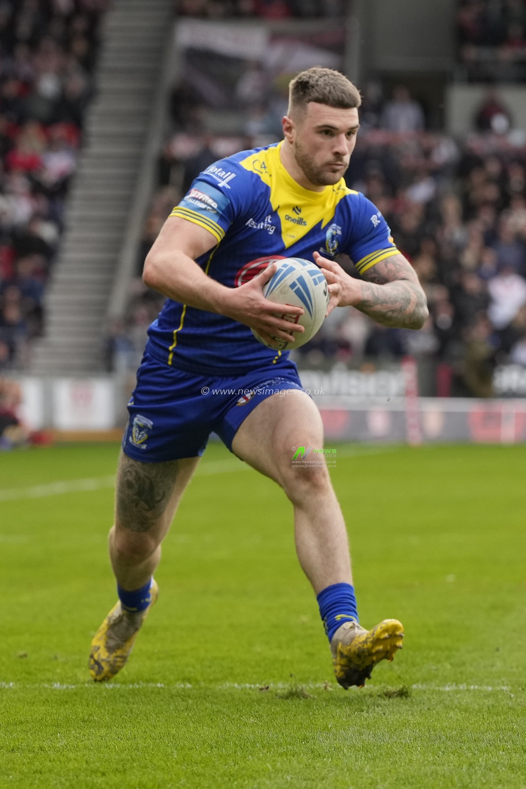 Connor Wrench of Warrington Wolves during the Betfred Challenge Cup Quarter Final match St Helens vs Warrington Wolves at Totally Wicked Stadium, St Helens, United Kingdom, 14th April 2024

(Photo by Steve Flynn/News Images)