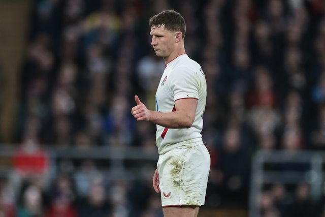 Fraser Dingwall of England gives team mates the thumbs up during the Guinness Six Nations 2026 match England vs Wales at Allianz Stadium, Twickenham, United Kingdom on 07 February 2026

(Photo by Mark Cosgrove/News Images)
