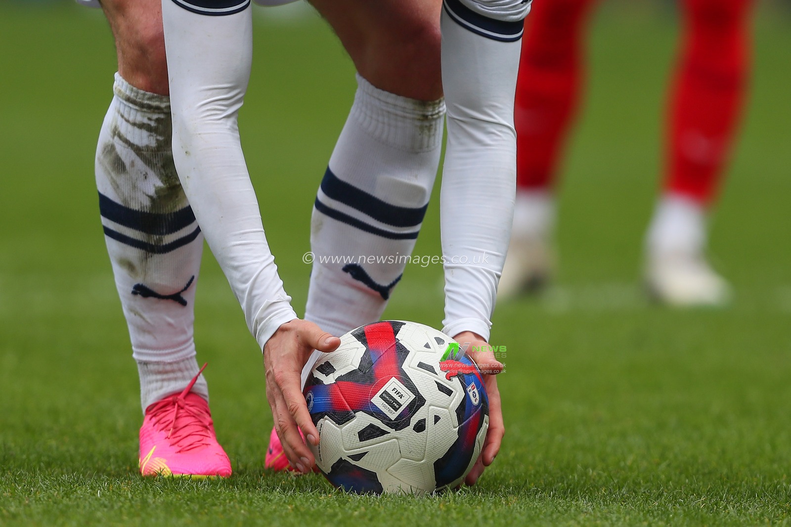 John Swift #19 of West Bromwich Albion places the ball down for a penalty during the Sky Bet Championship match West Bromwich Albion vs Sunderland at The Hawthorns, West Bromwich, United Kingdom, 23rd April 2023

(Photo by Gareth Evans/News Images)