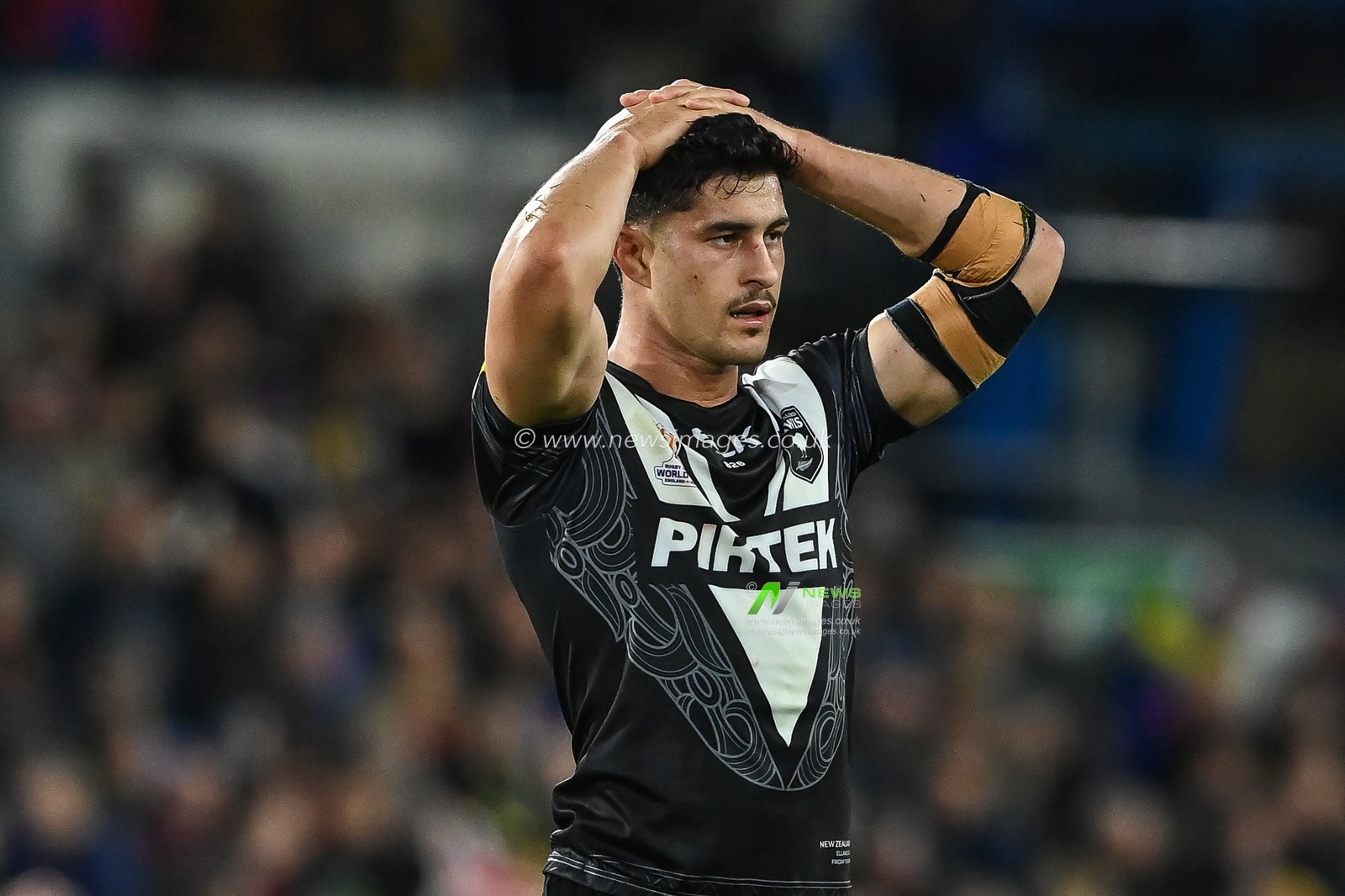 Dylan Brown of New Zealand is dejected at the end of the Rugby League World Cup 2021 Semi Final match Australia vs New Zealand at Elland Road, Leeds, United Kingdom, 11th November 2022

(Photo by Craig Thomas/News Images)