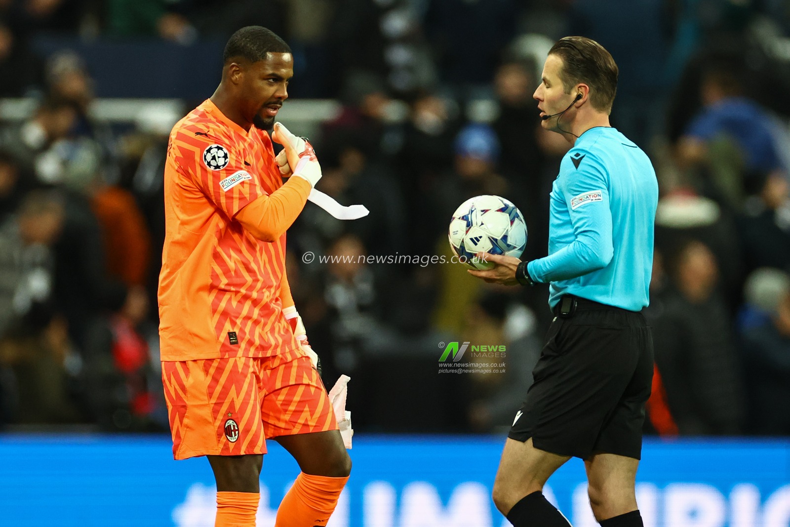 Mike Maignan #16 of AC Milan has words with the referee at half time during the UEFA Champions League match Newcastle United vs AC Milan at St. James's Park, Newcastle, United Kingdom, 13th December 2023

(Photo by Mark Cosgrove/News Images)