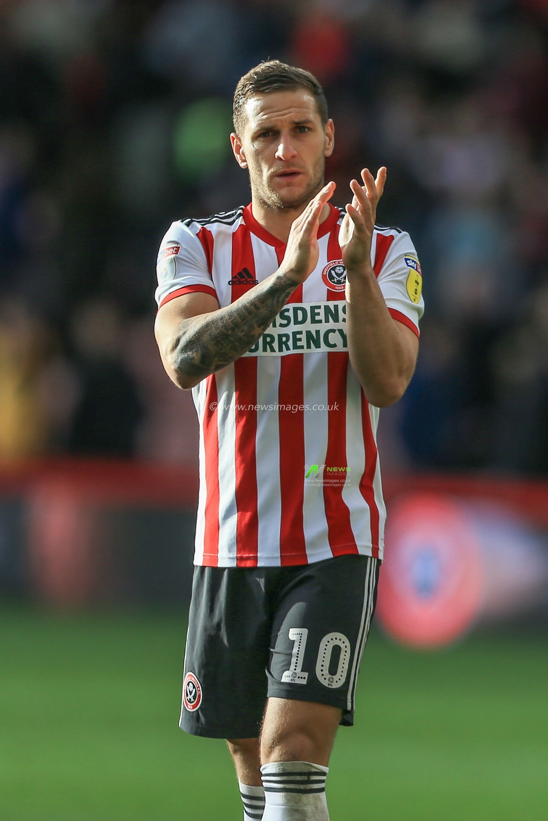 6th October 2018, Bramall Lane, Sheffield, England; Sky Bet Championship, Sheffield United v Hull City ;  Billy Sharp (10) of Sheffield United applauds the fans as he's subbed


Credit: Mark Cosgrove/News Images