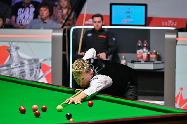 Kyren Wilson takes a shot, during the Cazoo World Championships 2024 Final at Crucible Theatre, Sheffield, United Kingdom, 5th May 2024

(Photo by Cody Froggatt/News Images)