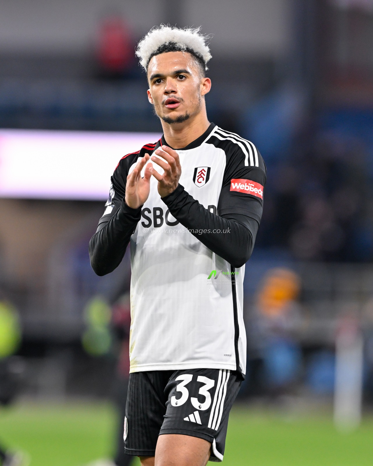 Antonee Robinson of Fulham claps fans at full time, during the Premier League match Burnley vs Fulham at Turf Moor, Burnley, United Kingdom, 3rd February 2024

(Photo by Cody Froggatt/News Images)