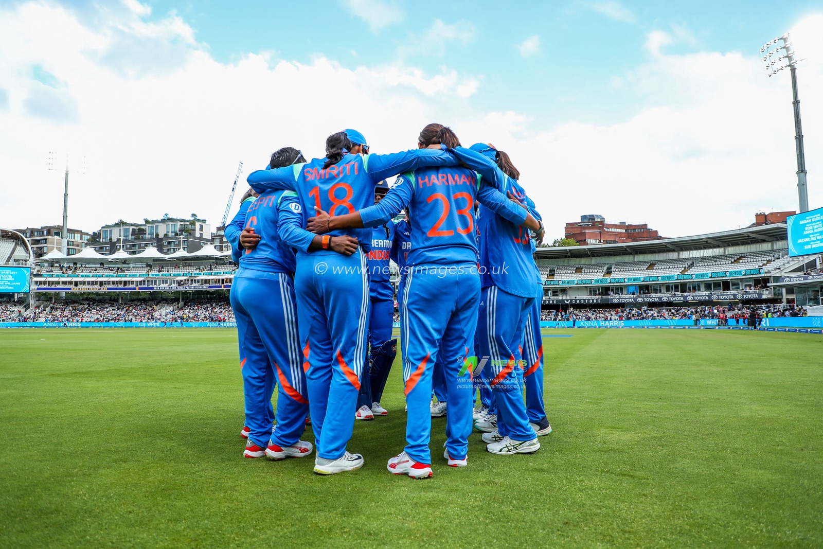 India enter a huddle during the 2nd Metro Bank One Day International England Women v India Women at Lords, London, United Kingdom, 19th July 2025

(Photo by Izzy Poles/News Images)