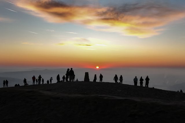 Sunrise at Mam Tor in the Peak District