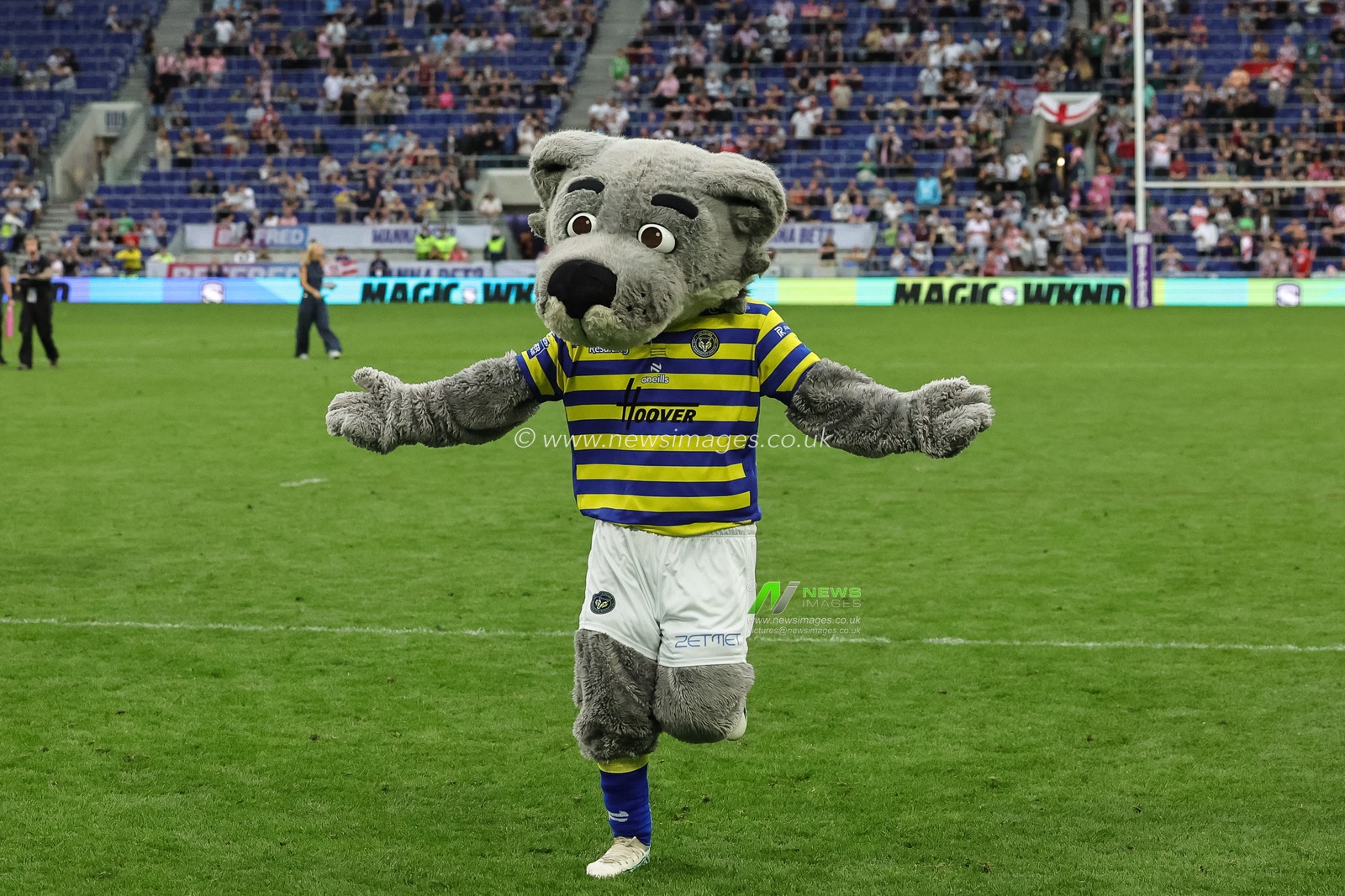 Warrington Wolves mascot Wolfie wins the half time mascot race during the Betfred Super League Magic Weekend match Leigh Leopards vs Warrington Wolves at Hill Dickinson Stadium, Liverpool, United Kingdom on 04 July 2026

(Photo by Mark Cosgrove/News Images)