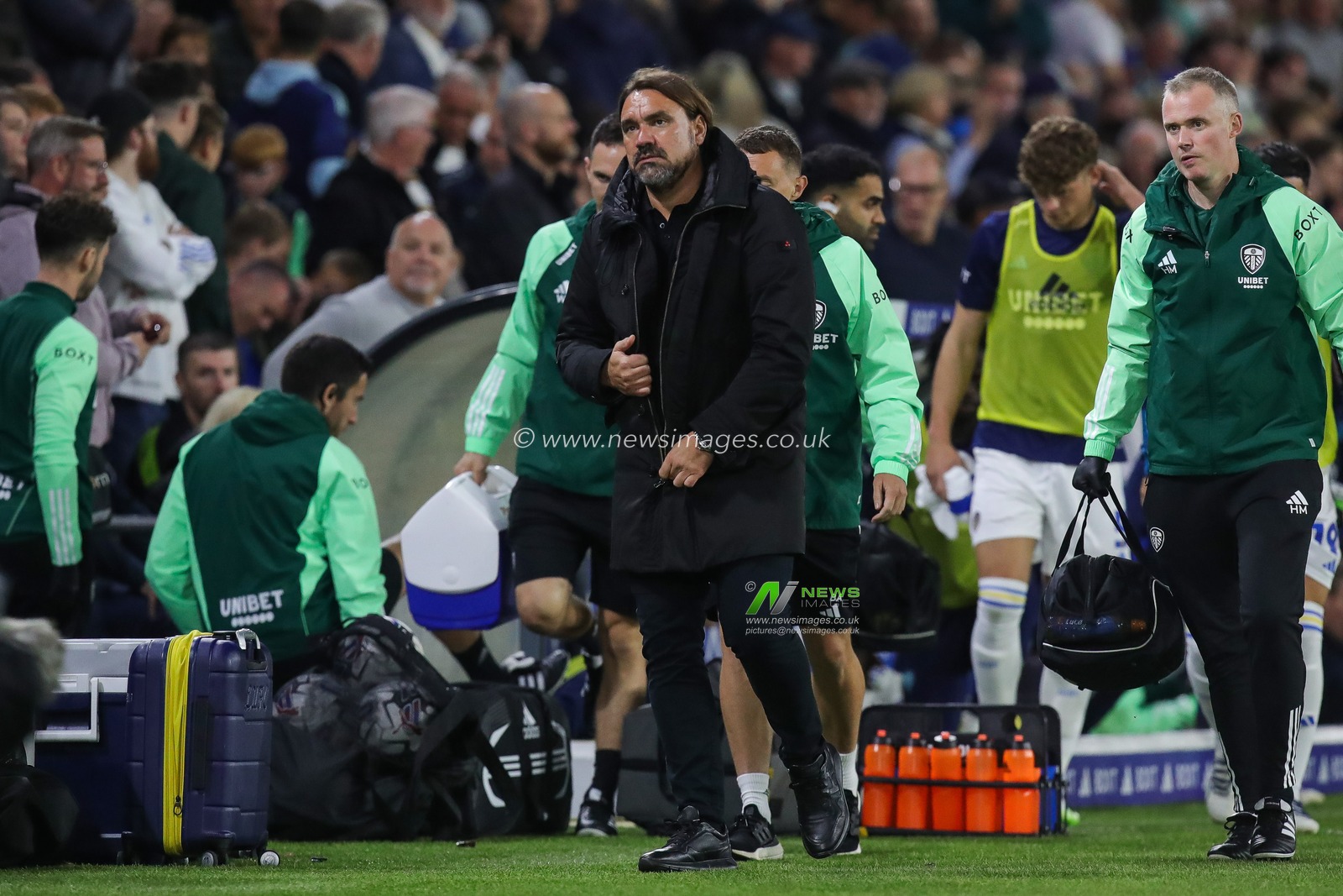 Daniel Farke manager of Leeds United walks to the dressing room at half time during the Sky Bet Championship match Leeds United vs West Bromwich Albion at Elland Road, Leeds, United Kingdom, 18th August 2023

(Photo by James Heaton/News Images)