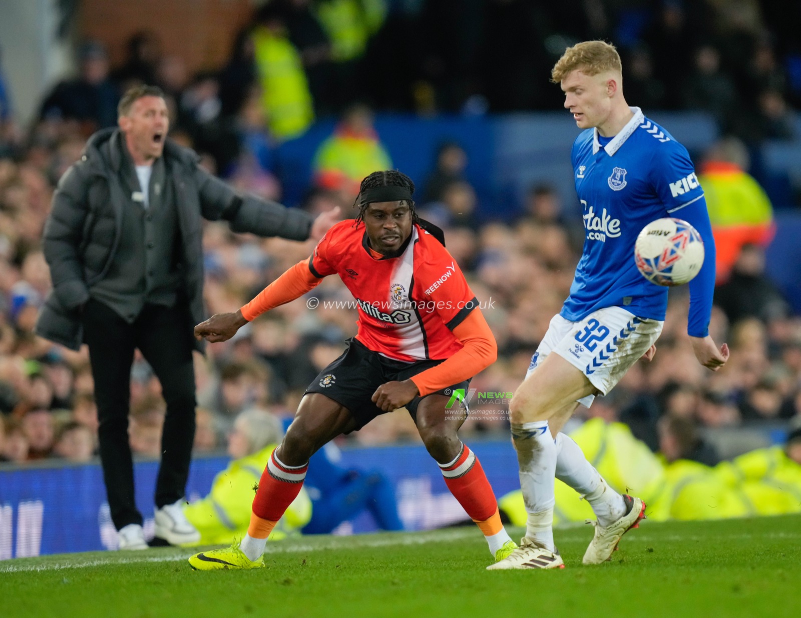 Pelly Ruddock Mpanzu of Luton Town under pressure from Jarrad Branthwaite of Everton, during the Emirates FA Cup Fourth Round match Everton vs Luton Town at Goodison Park, Liverpool, United Kingdom, 27th January 2024

(Photo by Steve Flynn/News Images)