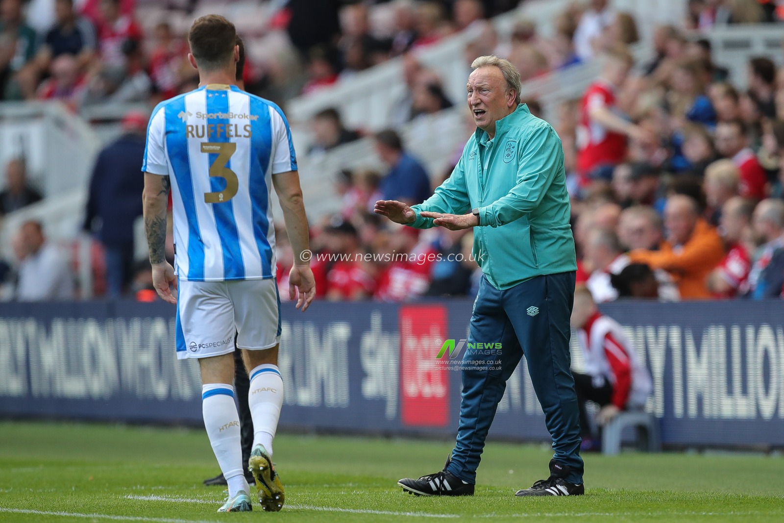 Neil Warnock manager of Huddersfield Town gives instructions to his players during the Sky Bet Championship match Middlesbrough vs Huddersfield Town at Riverside Stadium, Middlesbrough, United Kingdom, 19th August 2023

(Photo by James Heaton/News Images)