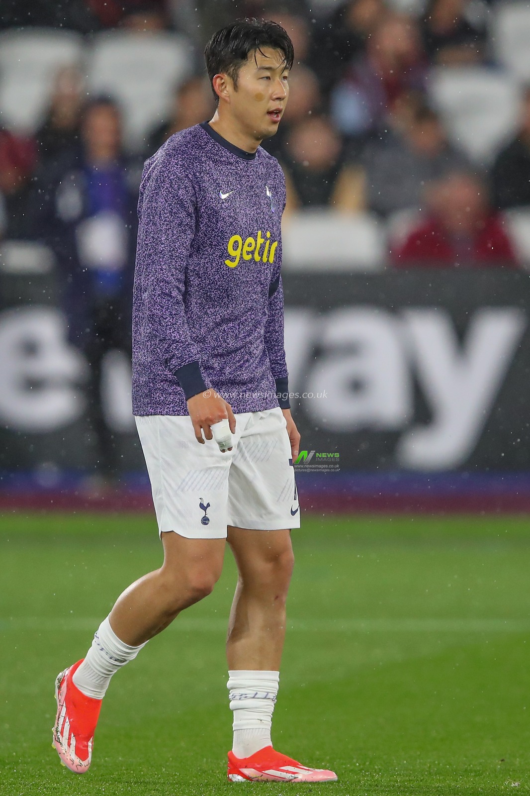Son Heung-Min of Tottenham Hotspur in the pregame warmup session during the Premier League match West Ham United vs Tottenham Hotspur at London Stadium, London, United Kingdom, 2nd April 2024

(Photo by Gareth Evans/News Images)