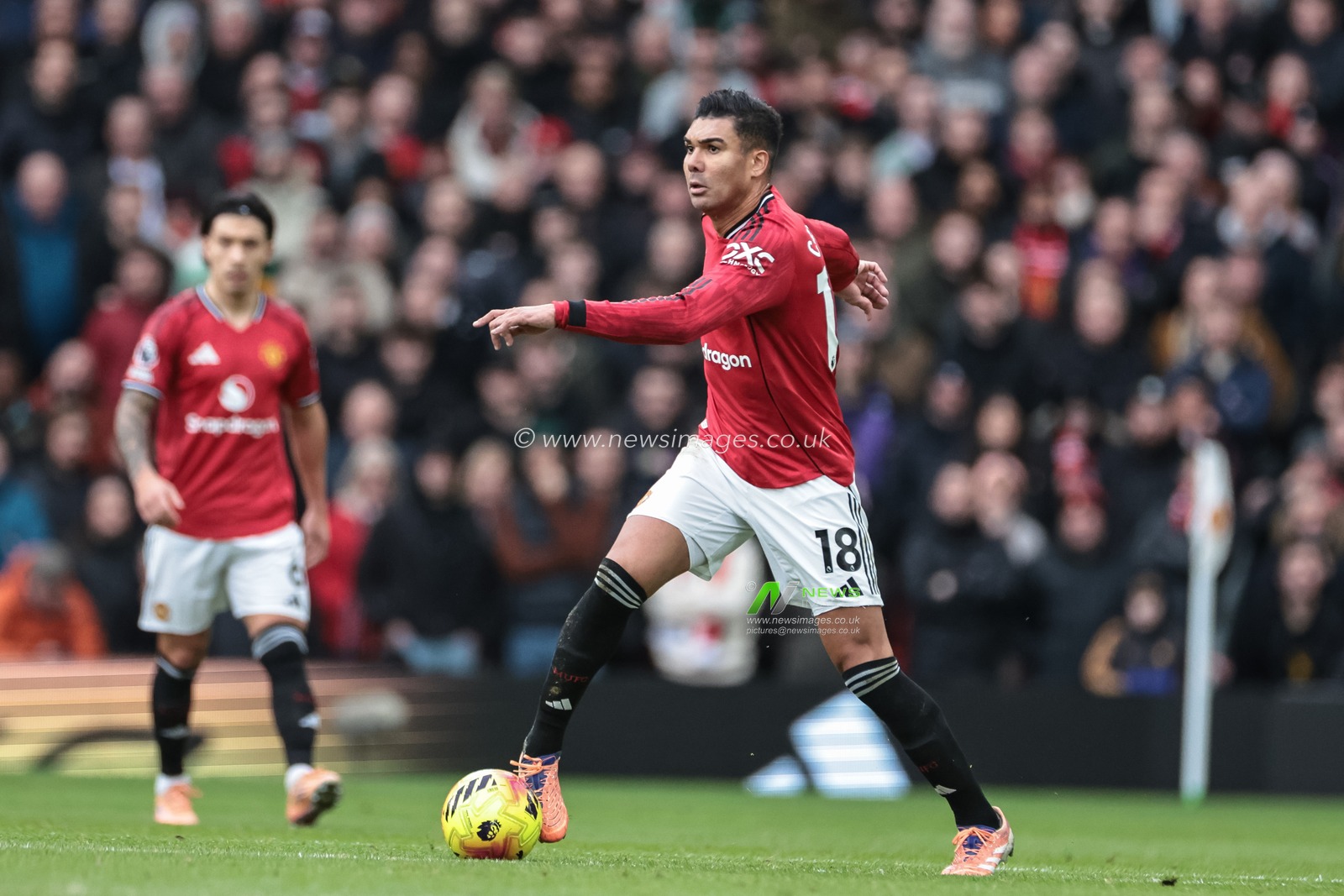 Casemiro of Manchester United with the ball during the Premier League match Manchester United vs Manchester City at Old Trafford, Manchester, United Kingdom, 17th January 2026

(Photo by Mark Cosgrove/News Images)