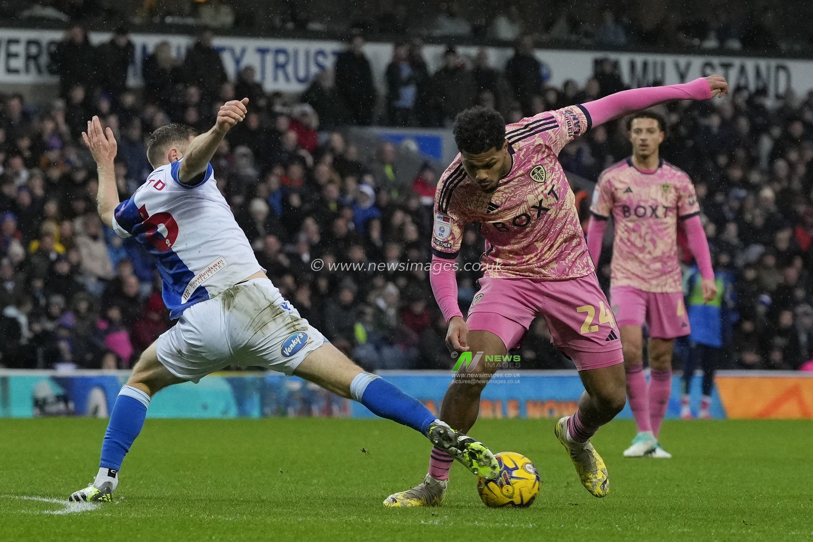 Sondre Tronstad #6 of Blackburn Rovers competes for the ball with Georgina Rutter #24 of Leeds United during the Sky Bet Championship match Blackburn Rovers vs Leeds United at Ewood Park, Blackburn, United Kingdom, 9th December 2023

(Photo by Steve Flynn/News Images)
