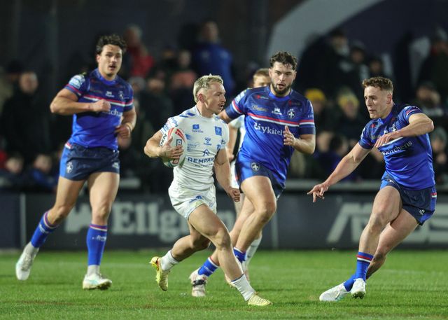 Olly Ashall-Bott of Toulouse Olympique breaks with the ball during the Betfred Super League Round 1 match Wakefield Trinity vs Toulouse Olympique at DIY Kitchens Stadium, Wakefield, United Kingdom on 14 February 2026

(Photo by Richard Bierton/News Images)