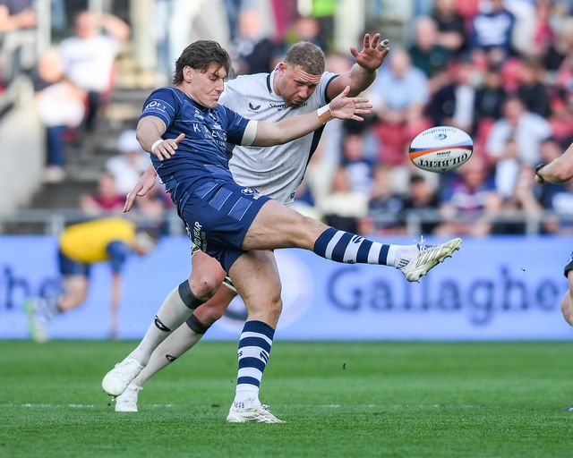 Tom Jordan of Bristol Bears makes a clearance kick during the Gallagher PREM match Bristol Bears vs Saracens at Ashton Gate, Bristol, United Kingdom on 09 May 2026

(Photo by Alex Williamson/News Images)