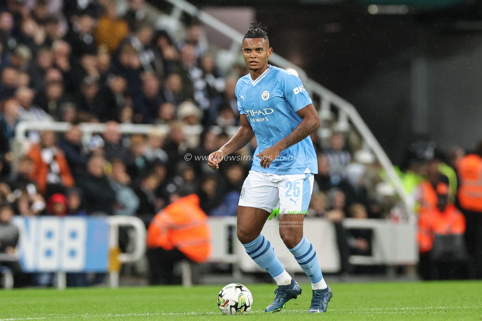 Manuel Akanji #25 of Manchester City during the Carabao Cup Third Round match Newcastle United vs Manchester City at St. James's Park, Newcastle, United Kingdom, 27th September 2023

(Photo by Mark Cosgrove/News Images)