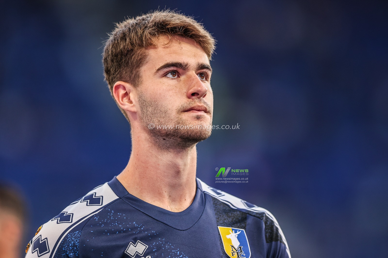 Finn Flanagan of Mansfield Town in the pregame warmup session during the Carabao Cup match Everton vs Mansfield Town at Hill Dickinson Stadium, Liverpool, United Kingdom, 27th August 2025

(Photo by Alfie Cosgrove/News Images)