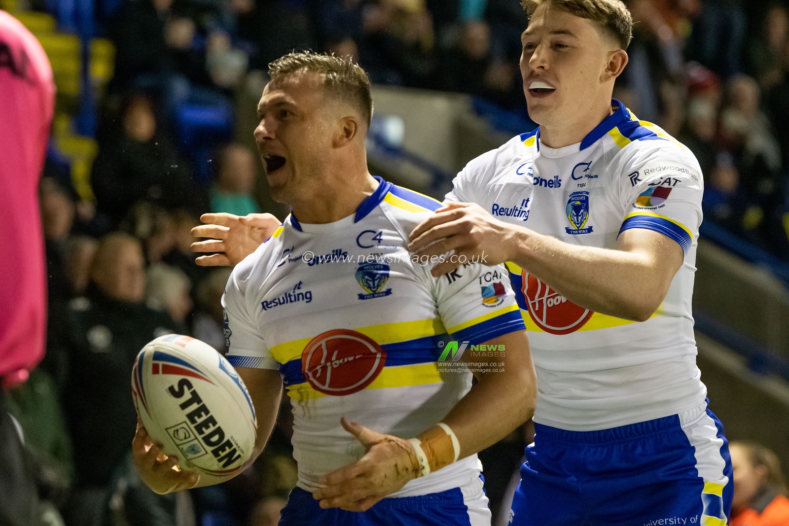 Josh Drinkwater #7 of Warrington Wolvesgoes over for a tryduring the Betfred Super League Round 5 match Warrington Wolves vs Leigh Leopards at Halliwell Jones Stadium, Warrington, United Kingdom, 17th March 2023

(Photo by Craig Thomas/News Images)