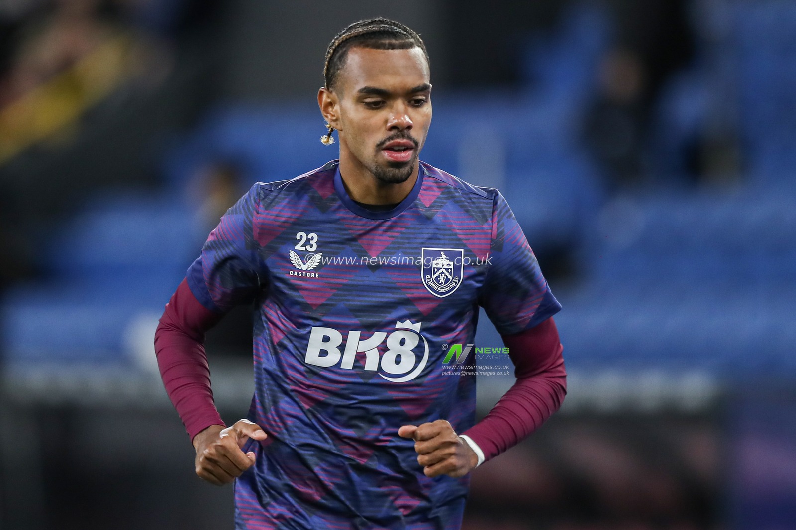 Lucas Pires of Burnley warms up ahead of the Carabao Cup round 3 match Burnley vs Cardiff City at Turf Moor, Burnley, United Kingdom, 23rd September 2025

(Photo by Jorge Horsted/News Images)