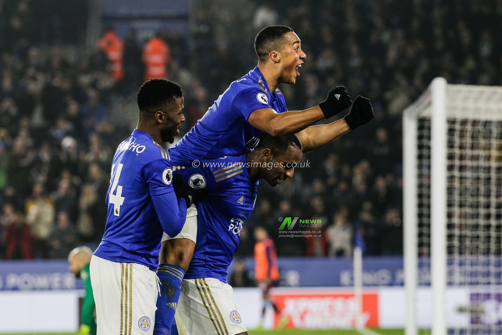 22nd January 2020, King Power Stadium, Leicester, England; Premier League, Leicester City v West Ham United : Ricardo Pereira (21) of Leicester City celebrates his goal making it 2-0