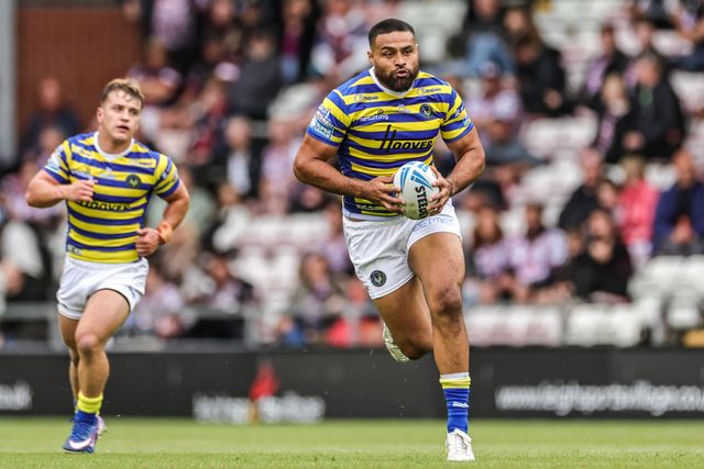 Toafofoa Sipley of Warrington Wolves breaks with the ball during the Betfred Super League round 20 match Leigh Leopards vs Warrington Wolves at Leigh Sports Village, Leigh, United Kingdom on 25 July 2026

(Photo by Alfie Cosgrove/News Images)