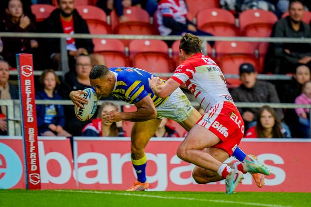Albert Hopoate of Warrington Wolves goes over for a try during the Betfred Super League round 14 match St Helens vs Warrington Wolves at The BrewDog Stadium, St Helens, United Kingdom on 11 June 2026

(Photo by Maynard Manyowa/News Images)
