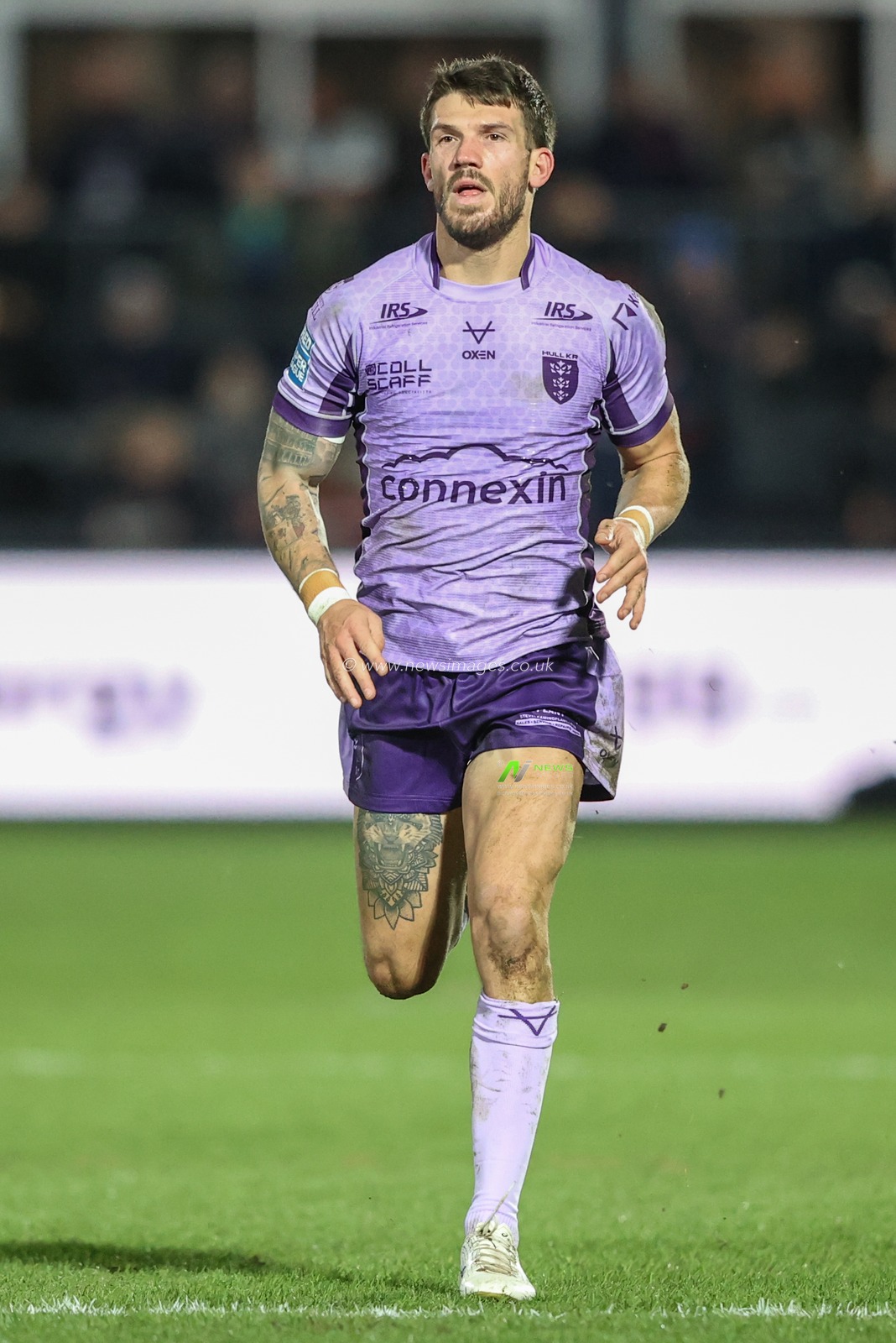 Oliver Gildart of Hull KR during the Betfred Super League Round 2 match Wakefield Trinity vs Hull KR at DIY Kitchens Stadium, Wakefield, United Kingdom, 20th February 2025

(Photo by Alfie Cosgrove/News Images)