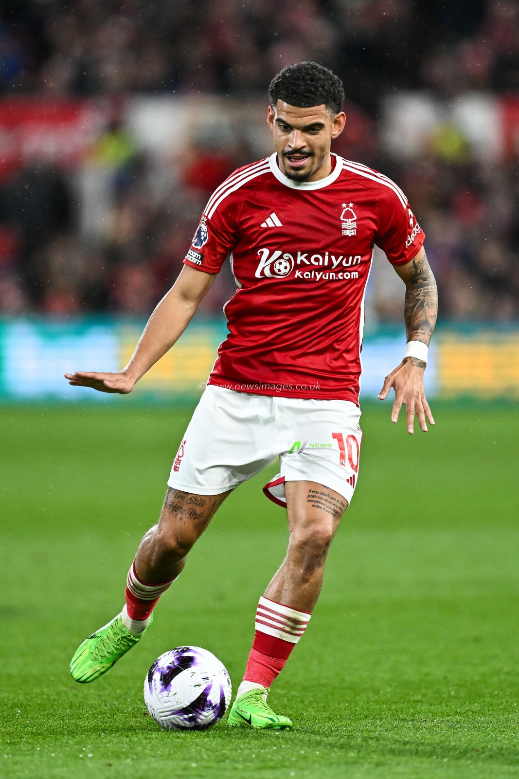 Morgan Gibbs-White of Nottingham Forest in action during the Premier League match Nottingham Forest vs Fulham at City Ground, Nottingham, United Kingdom, 2nd April 2024

(Photo by Craig Thomas/News Images)