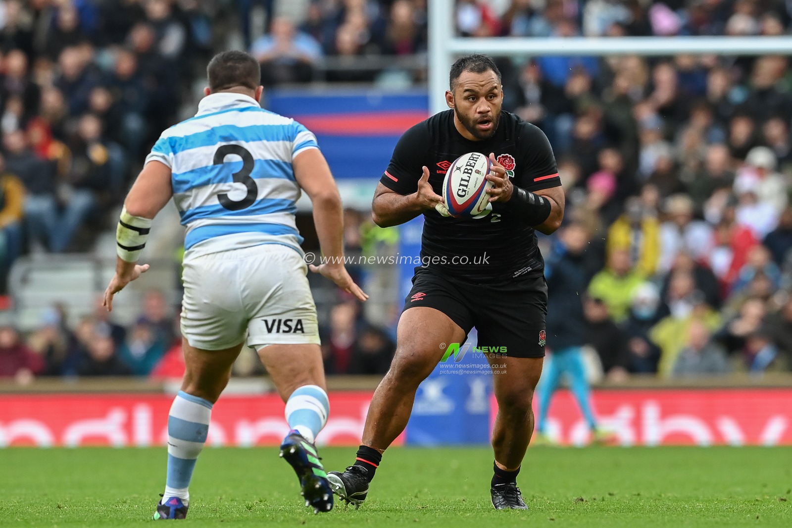 Billy Vunipola of England on the attack during the Autumn international match England vs Argentina at Twickenham Stadium, Twickenham, United Kingdom, 6th November 2022

(Photo by Craig Thomas/News Images)