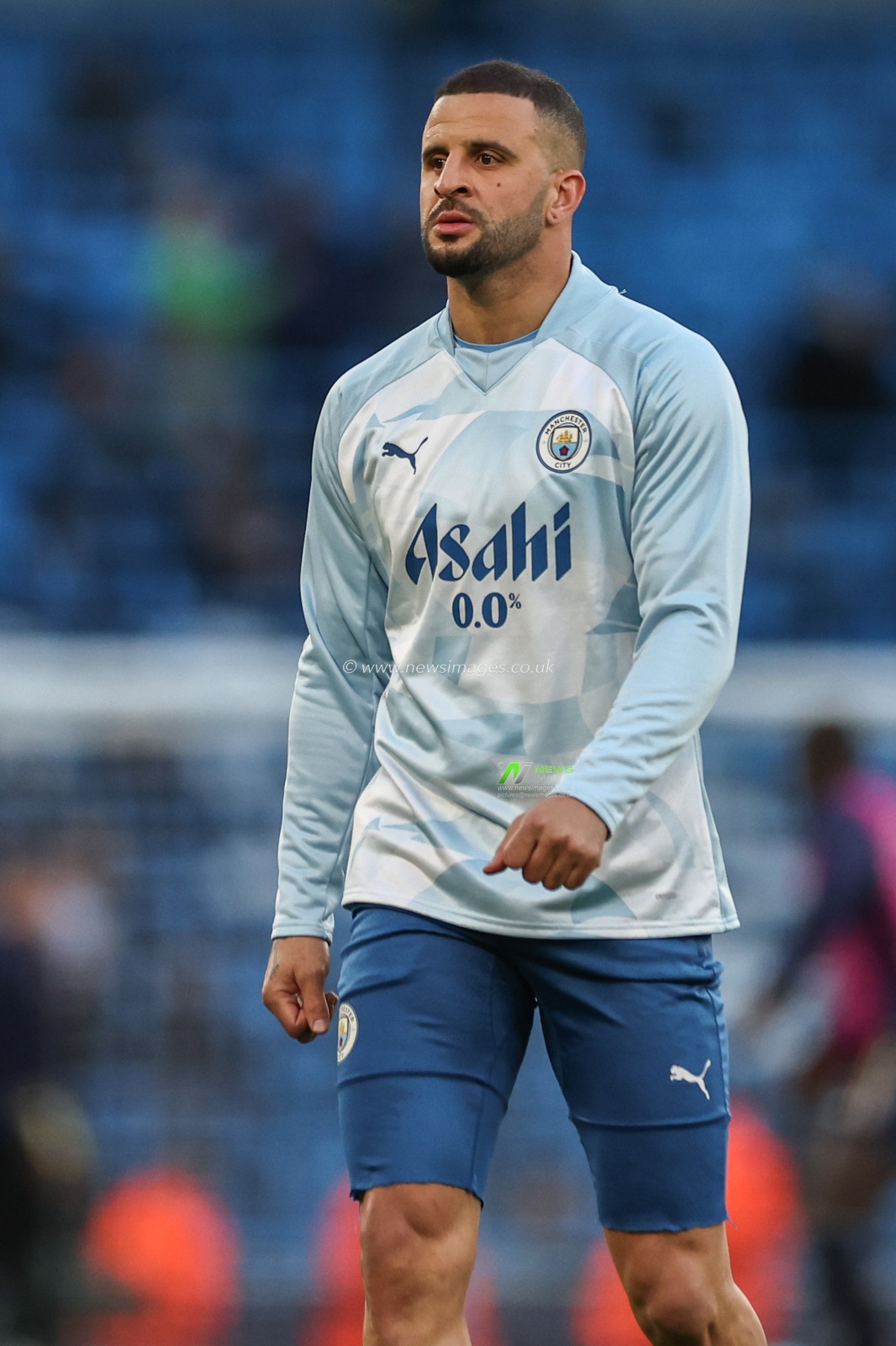 Kyle Walker of Manchester City in the pregame warmup session during the UEFA Champions League Quarter Final Manchester City vs Real Madrid at Etihad Stadium, Manchester, United Kingdom, 17th April 2024

(Photo by Mark Cosgrove/News Images)