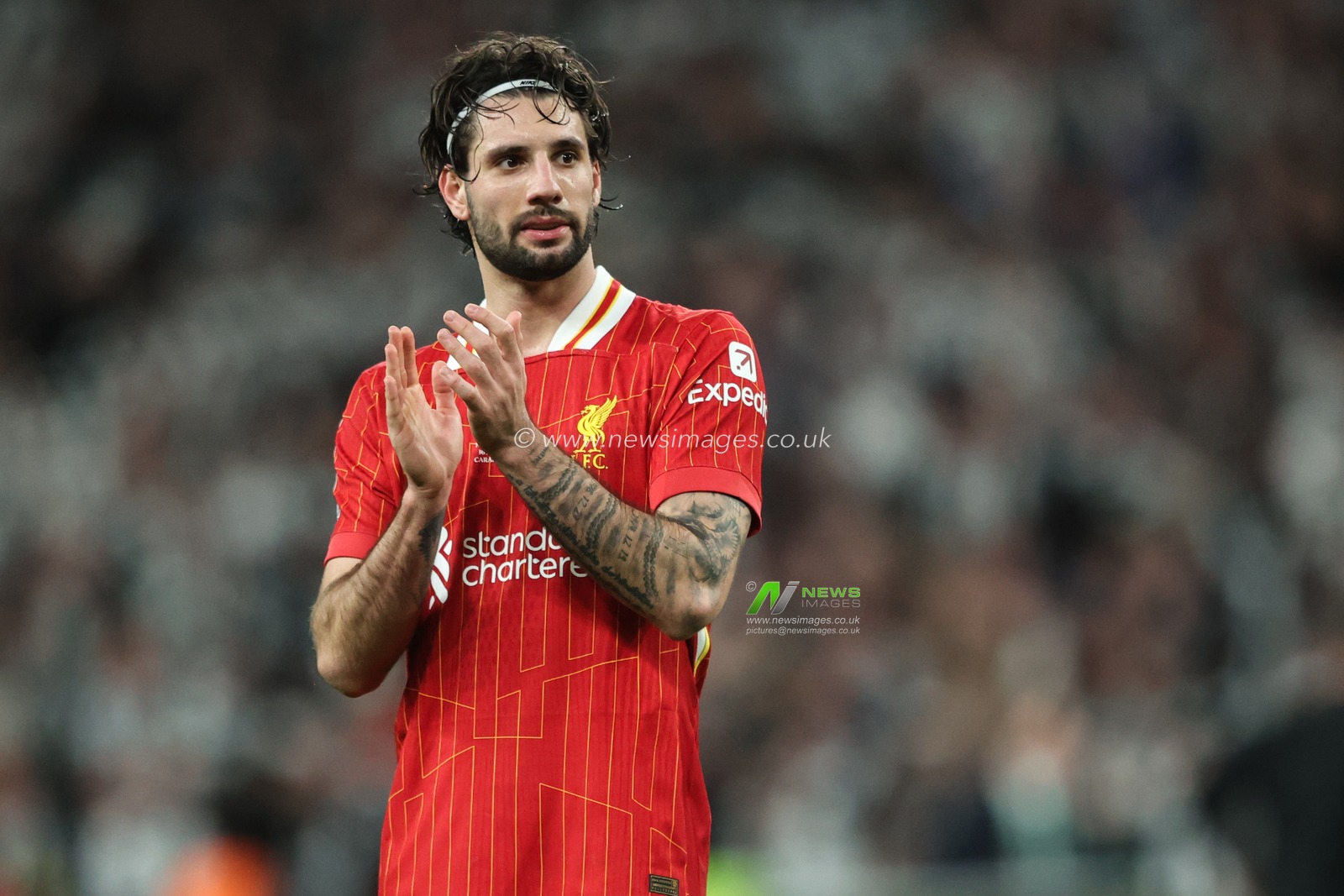 Dominik Szoboszlai of Liverpool applauds the travelling fans after the Carabao Cup Final match Liverpool vs Newcastle United at Wembley Stadium , London, United Kingdom, 16th March 2025

(Photo by Alfie Cosgrove/News Images)