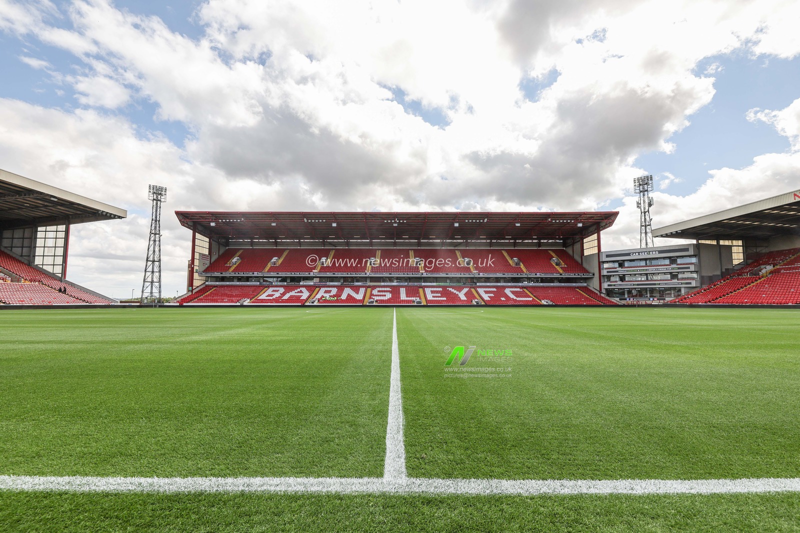 A general view of Oakwell during the Pre-season friendly match Barnsley vs Crewe Alexandra at Oakwell, Barnsley, United Kingdom, 29th July 2023

(Photo by Mark Cosgrove/News Images)