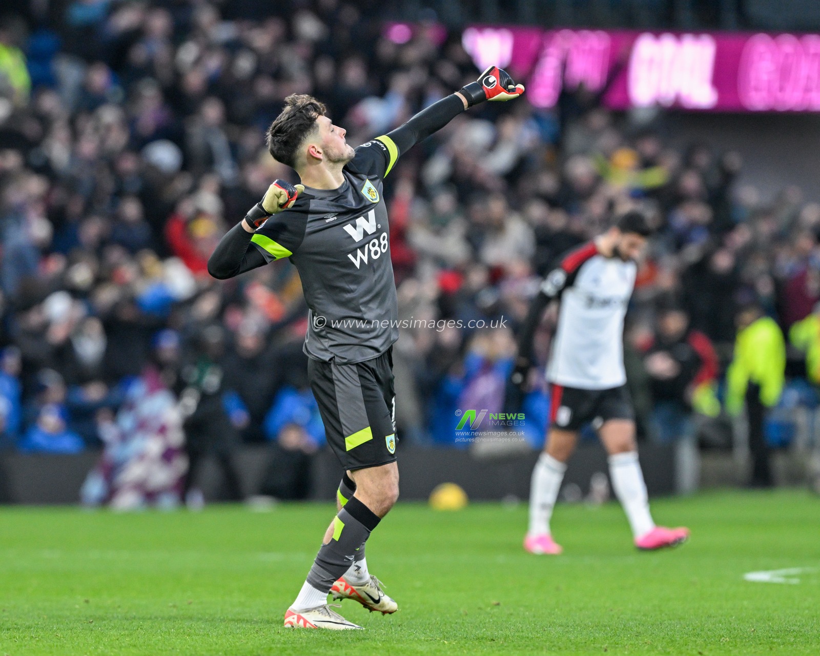 James Trafford of Burnley celebrates David Datro Fofana of Burnley goal to make it 2-2, during the Premier League match Burnley vs Fulham at Turf Moor, Burnley, United Kingdom, 3rd February 2024

(Photo by Cody Froggatt/News Images)
