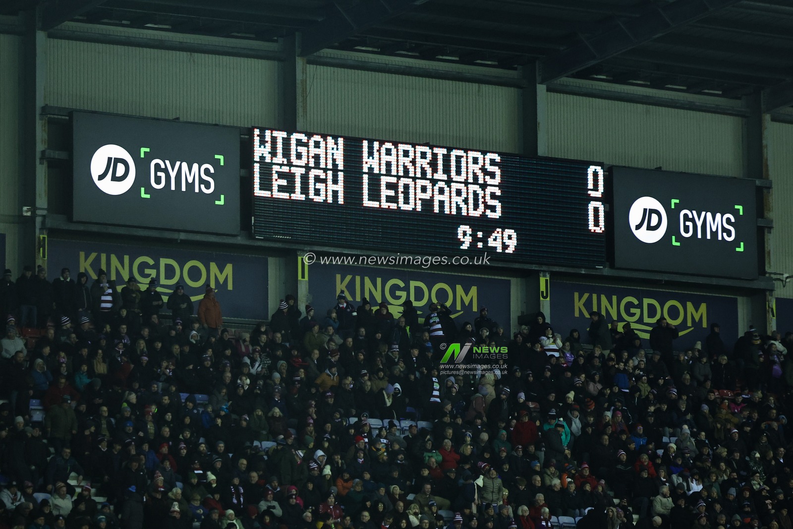 The score remains 0-0 on full time - off to golden point during the Betfred Super League Round 1 match Wigan Warriors vs Leigh Leopards at The Brick Community Stadium, Wigan, United Kingdom, 13th February 2025

(Photo by Mark Cosgrove/News Images)