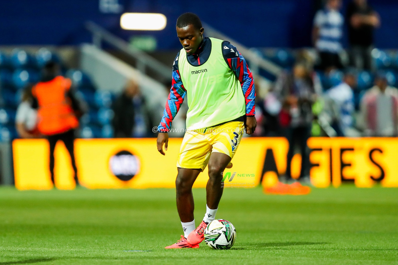 Tyrick Mitchell of Crystal Palace warms up prior to the Carabao Cup match Queens Park Rangers vs Crystal Palace at Kiyan Prince Foundation Stadium, London, United Kingdom, 17th September 2024

(Photo by Izzy Poles/News Images)